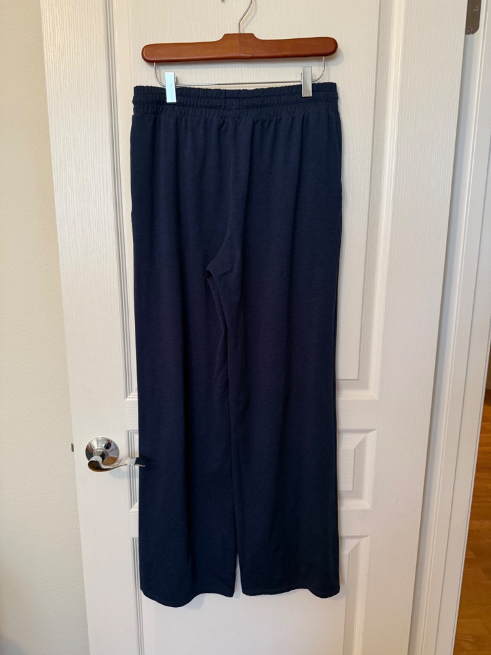 Vuori Halo Essential Wide Leg Pants Blue Coast Heather Navy DreamKnit Medium - Picture 3 of 7
